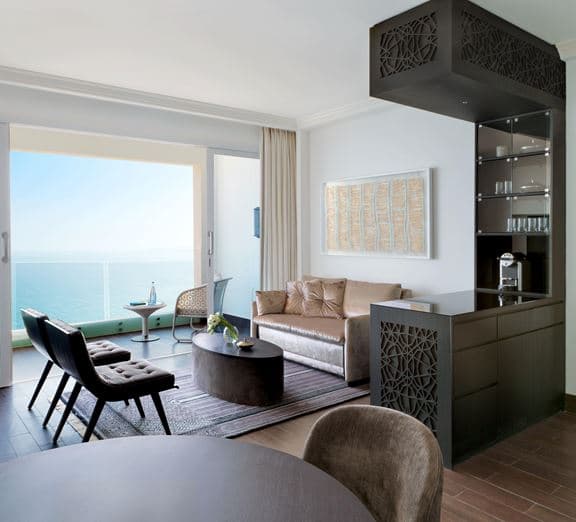 FAIRMONT ONE BEDROOM SUITE Camerele