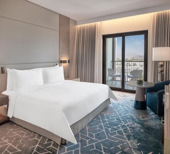 Deluxe Room Pool View Camerele