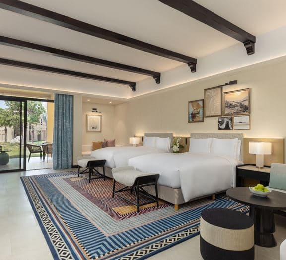 Family Room Beachfront Camerele