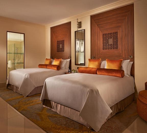 Fairmont Heritage Room Queen City View Camerele