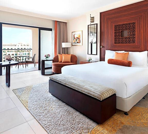 Fairmont Heritage Room King City View Camerele