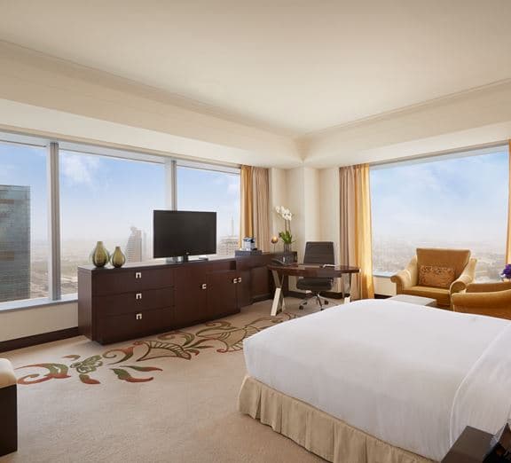 Deluxe Corner Room Camerele