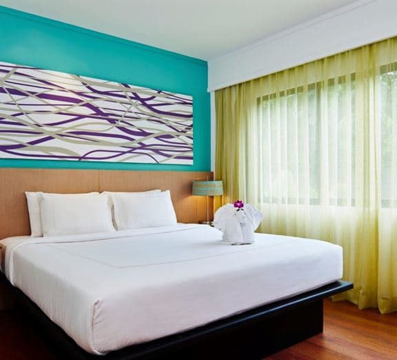 ONE BEDROOM SUITE WITH TERRACE POOL VIEW Camerele