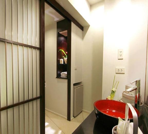 SUPERIOR ROOM POOL WING Camerele