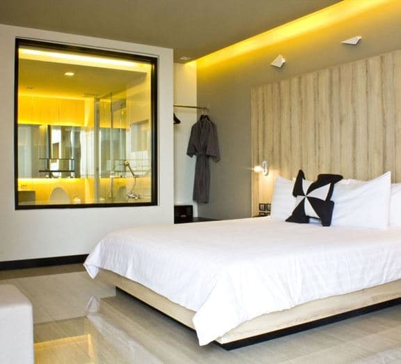 T SIX 5 PHENOMENAL Deluxe Sea View Camerele