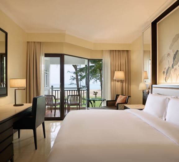 Premier Ocean Front Camerele