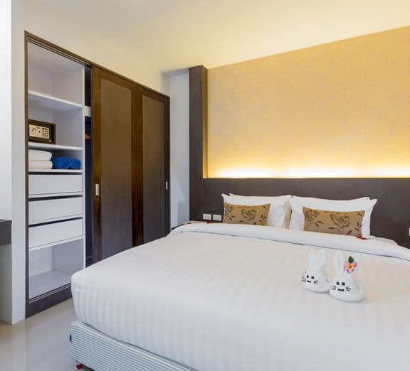 One Bedroom Suite Pool Access Camerele