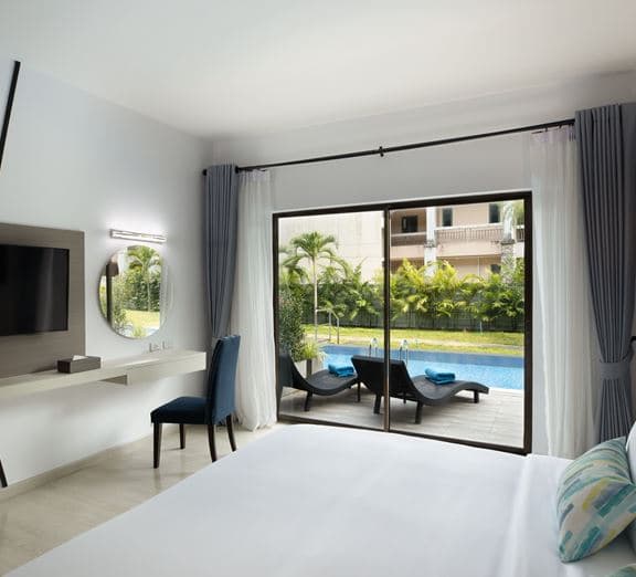 Deluxe Pool Access Camerele