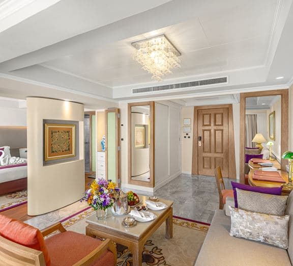 Royal Wing Suite One Bedroom Camerele