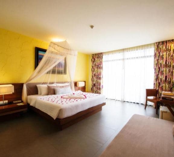 DELUXE JACUZZI SEA VIEW Camerele