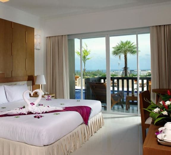 PRINCESS DELUXE POOL ACCESS SEAVIEW Camerele