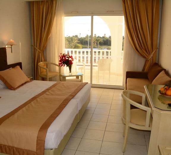 Room Premium Garden View Camerele