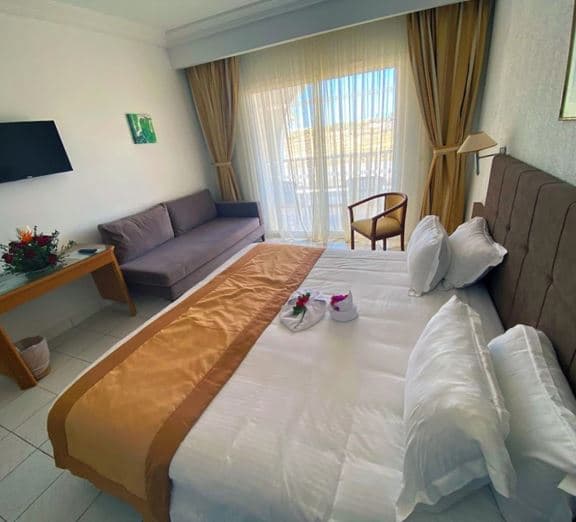Room Premium Side Sea View Camerele