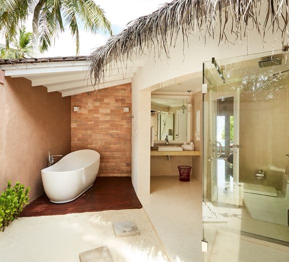 Beach Villa with Pool Camerele