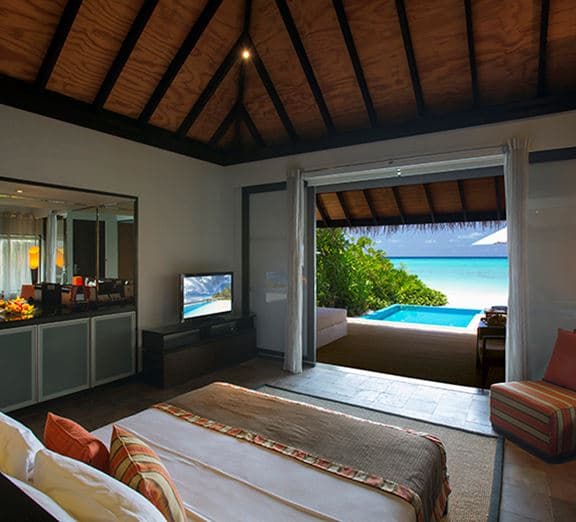 BEACH VILLA WITH POOL Camerele