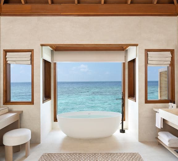 Ocean Bungalow with Pool Camerele