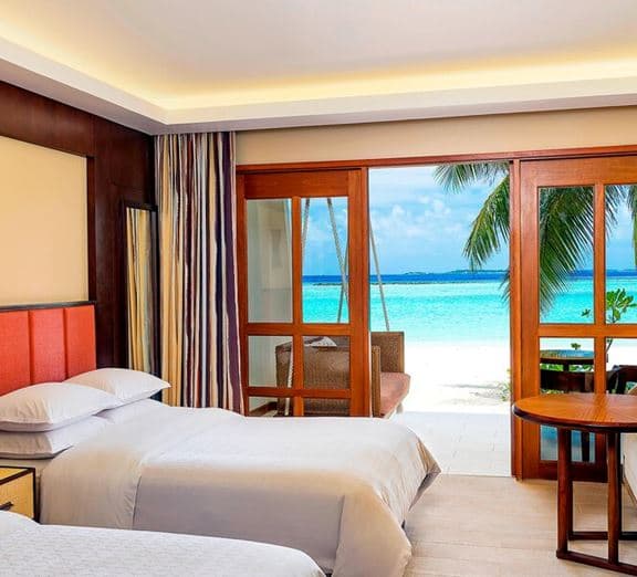 Deluxe Beachfront Camerele
