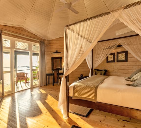 Premium Jacuzzi Beach Villa Camerele