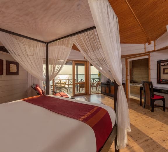 Jacuzzi Water Villa Camerele
