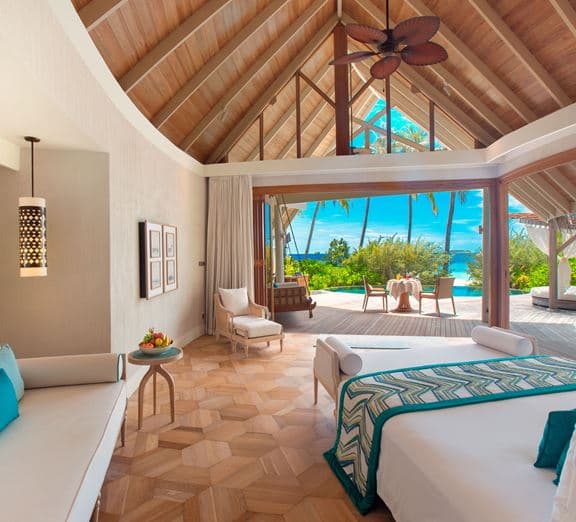 Beach Villa with Private Pool Camerele
