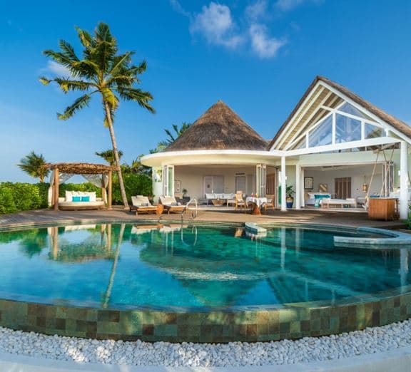 One Bedroom Beach Residence with Private Pool Camerele