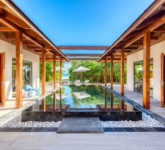 Four-Bedroom Beach Pool Residence Camerele