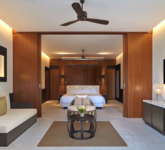 Deluxe Beach Villa Pool Camerele