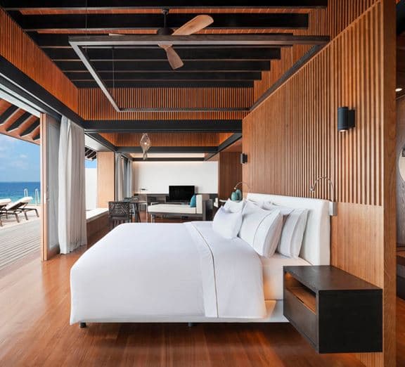 Overwater Villa Pool Camerele