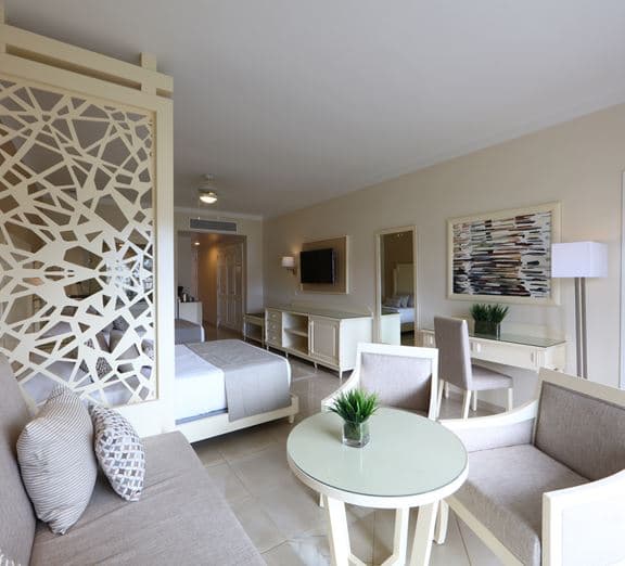 JUNIOR SUITE DELUXE Camerele