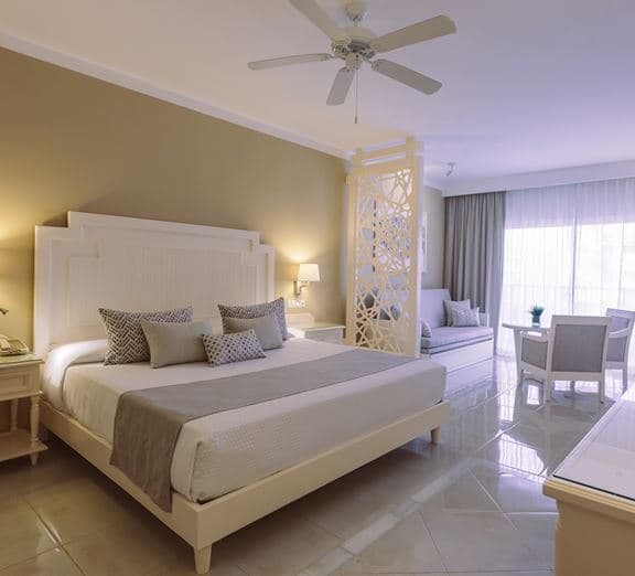 JUNIOR SUITE DELUXE CASTLE VIEW Camerele