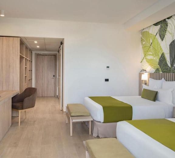 JUNIOR SUITE SWIM OUT GARDEN VIEW Camerele