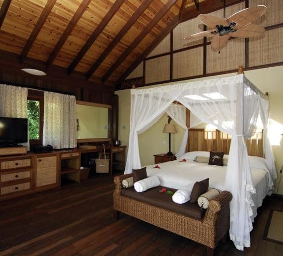 HILLSIDE VILLAS Camerele