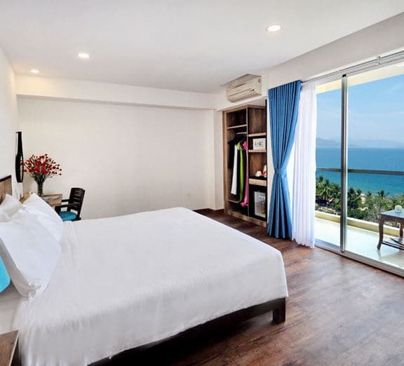 DELUXE SEA VIEW WITH BALCONY Camerele