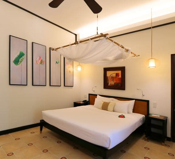 INDOCHINE DELUXE GARDEN VIEW WITH BALCONY Camerele