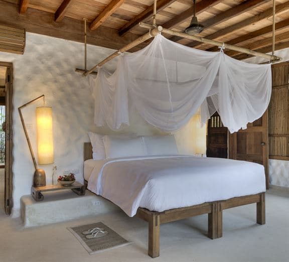 BEACH FRONT POOL VILLA Camerele