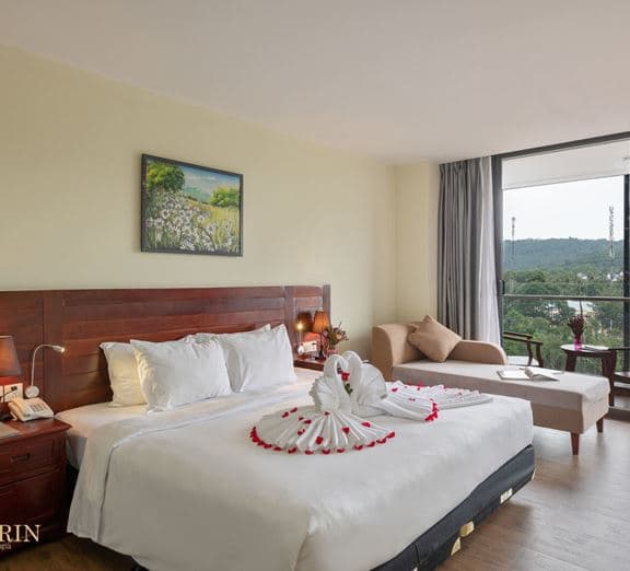 DELUXE HILL VIEW BALCONY Camerele