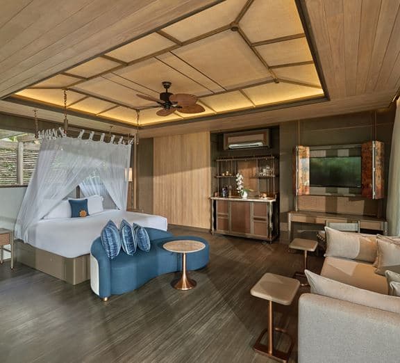 BEACHFRONT POOL VILLA Camerele