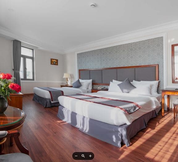 TRIPLE CITY VIEW ROOM Camerele