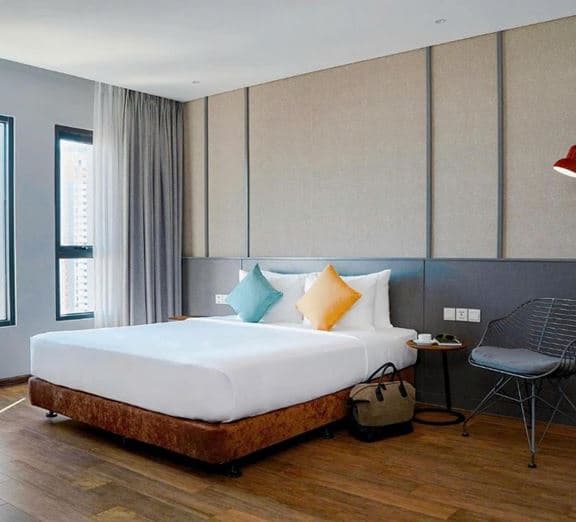 ROOMY DOUBLE WITH CITY VIEW Camerele