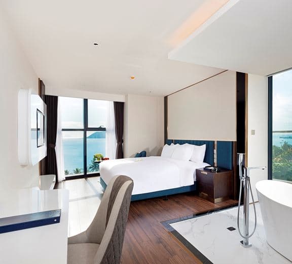ROMATIC SUITE OCEANVIEW WITH BALCONY Camerele