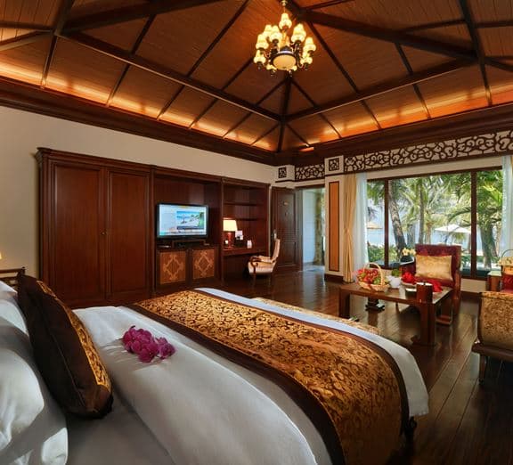 PREMIER BEACHFRONT VILLA WITH PRIVATE POOL Camerele