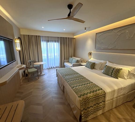 DOUBLE SUPERIOR ROOM Camerele
