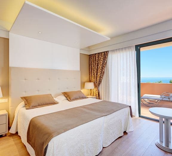 SUITE BALCONY Camerele