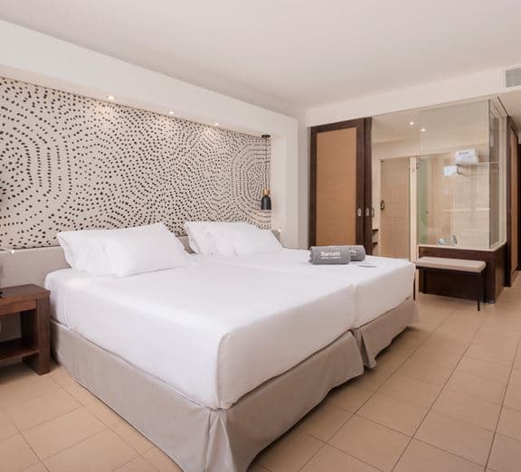 DOUBLE BALCONY OR TERRACE Camerele