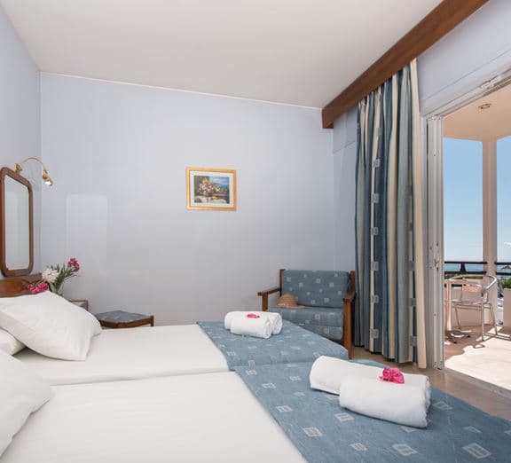 DOUBLE ROOM SIDE SEA VIEW Camerele