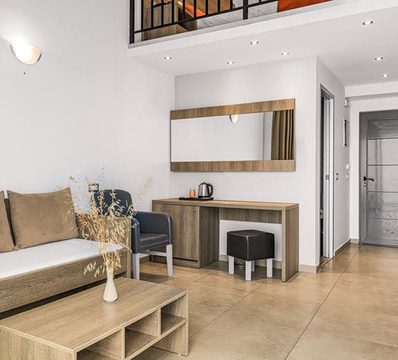 Maisonette Sharing Pool Mountain View Camerele