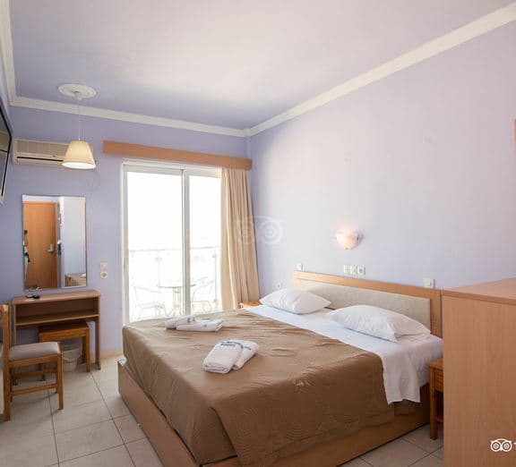STANDARD DOUBLE ROOM WITH BALCONY Camerele