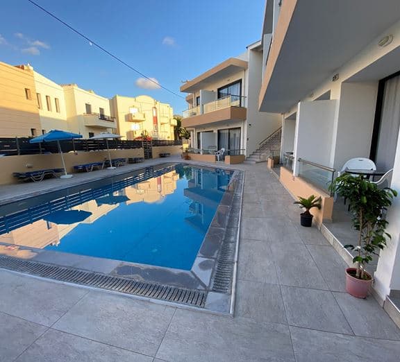 Double Room Pool Front Camerele