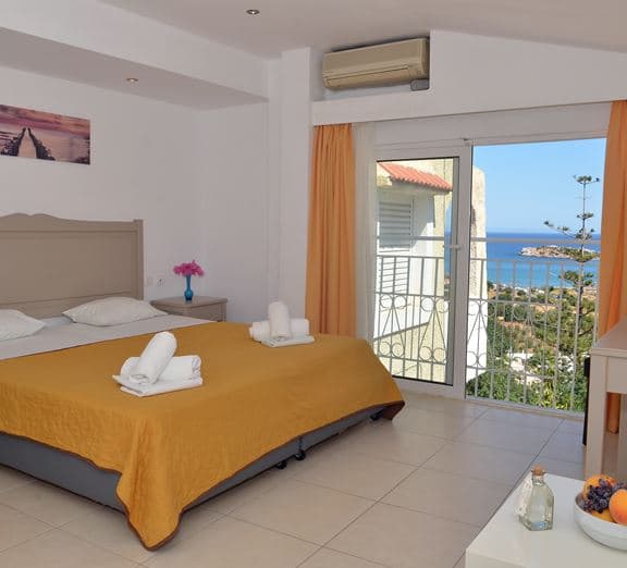 ROOM FAMILY OPENPLAN BALCONY OR TERRACE Camerele