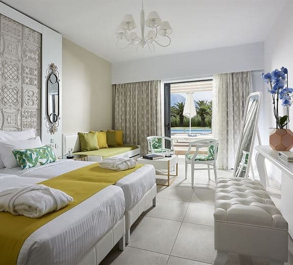 ROOM EXECUTIVE SHARED POOL TERRACE Camerele